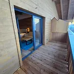 Penthouse Ii Mit Balkon Und Ausblick דירה פוש אן דר גלוקנשטראסה