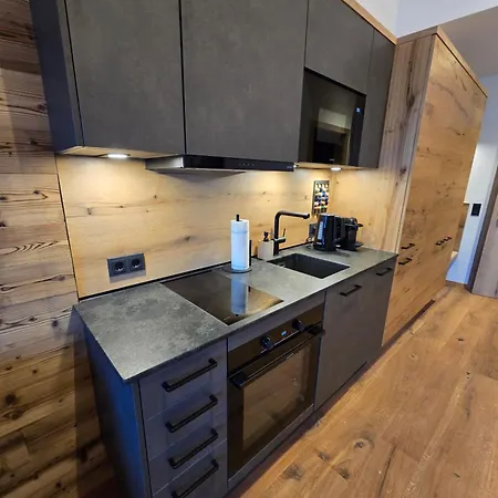 Penthouse Ii Mit Balkon Und Ausblick Apartman