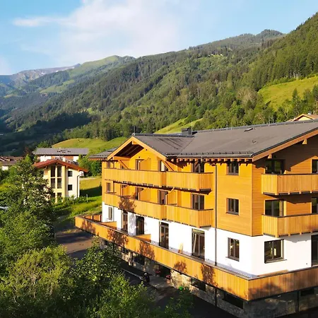 Penthouse Ii Mit Balkon Und Ausblick Apartman