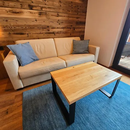 Penthouse Ii Mit Balkon Und Ausblick Apartman