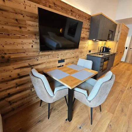 Penthouse Ii Mit Balkon Und Ausblick Apartman Fusch an der Glocknerstraße