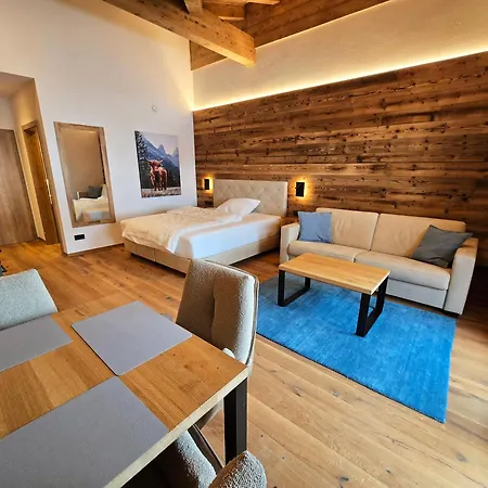 Penthouse Ii Mit Balkon Und Ausblick Apartman