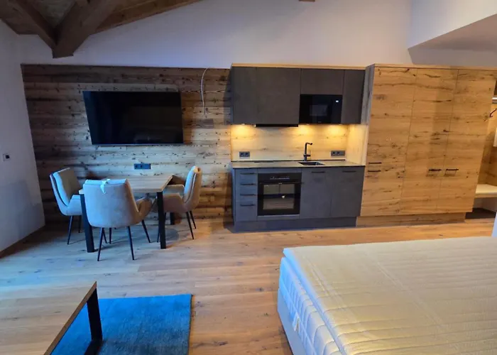 Penthouse Ii Mit Balkon Und Ausblick アパート *