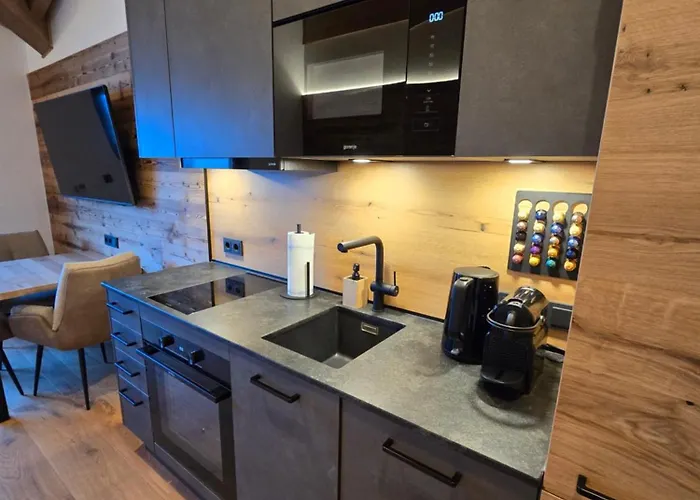 Penthouse Ii Mit Balkon Und Ausblick アパート *