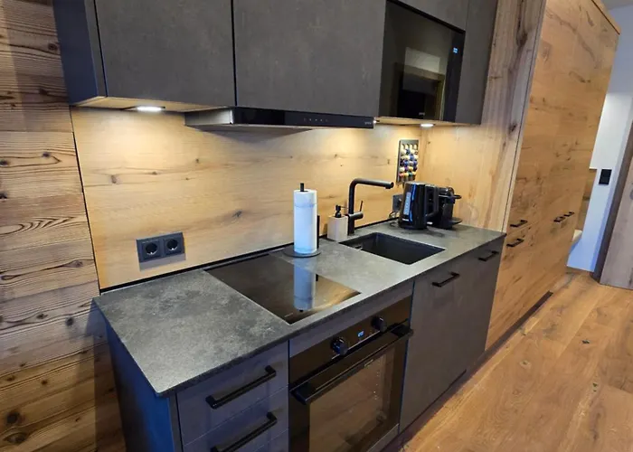 Penthouse Ii Mit Balkon Und Ausblick アパート